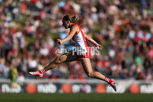 AFLW 2024 Round 04 - Sydney v GWS - A-54239802