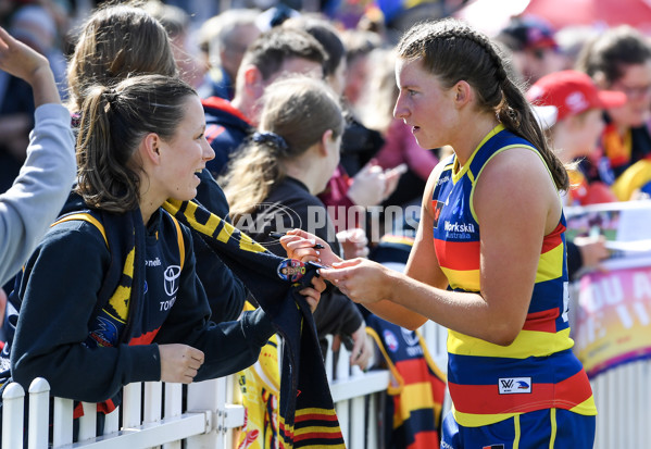 AFLW 2024 Round 04 - Adelaide v Essendon - A-54242259