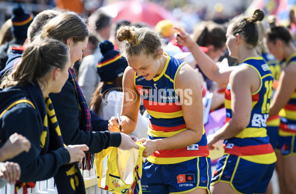 AFLW 2024 Round 04 - Adelaide v Essendon - A-54242262