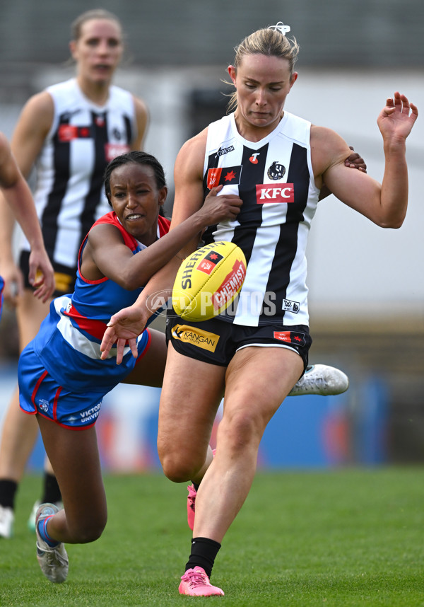 AFLW 2024 Round 04 - Collingwood v Western Bulldogs - A-54245163