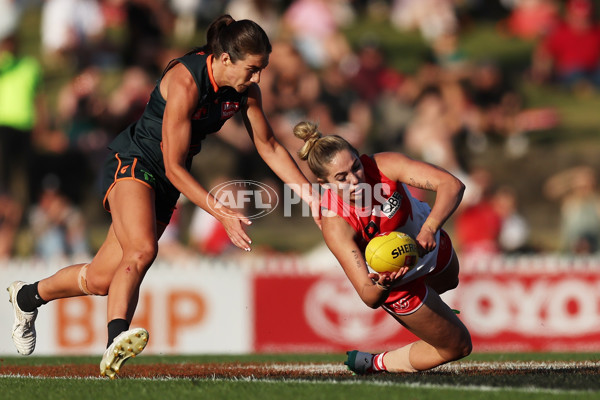 AFLW 2024 Round 04 - Sydney v GWS - A-54247141