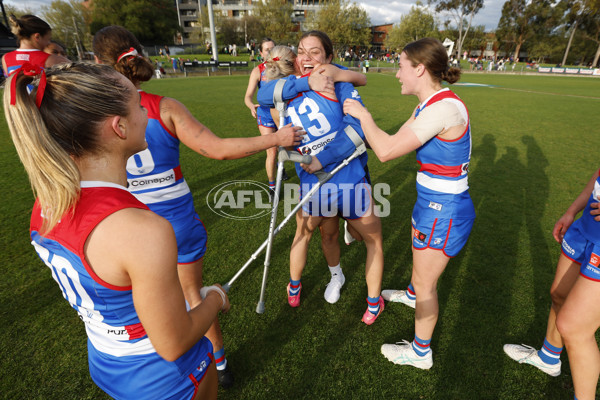 AFLW 2024 Round 04 - Collingwood v Western Bulldogs - A-54247197