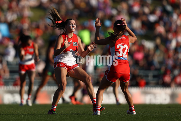 AFLW 2024 Round 04 - Sydney v GWS - A-54247822