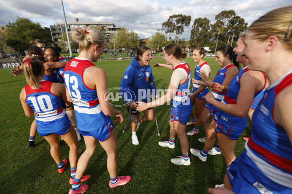 AFLW 2024 Round 04 - Collingwood v Western Bulldogs - A-54247897