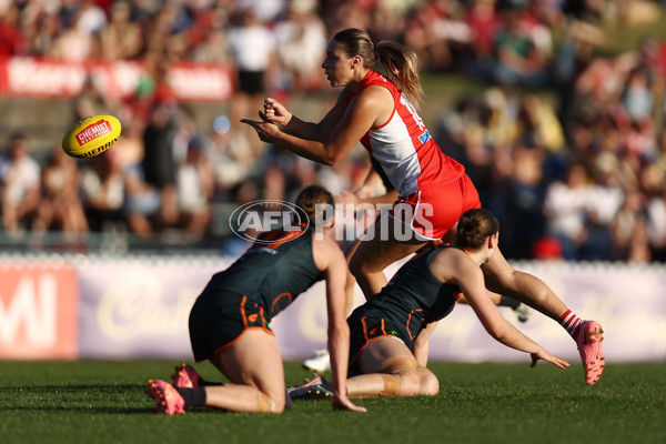 AFLW 2024 Round 04 - Sydney v GWS - A-54250074