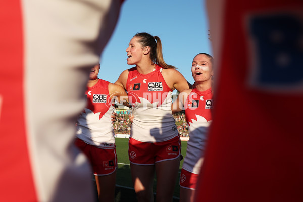 AFLW 2024 Round 04 - Sydney v GWS - A-54250341