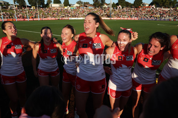 AFLW 2024 Round 04 - Sydney v GWS - A-54250344