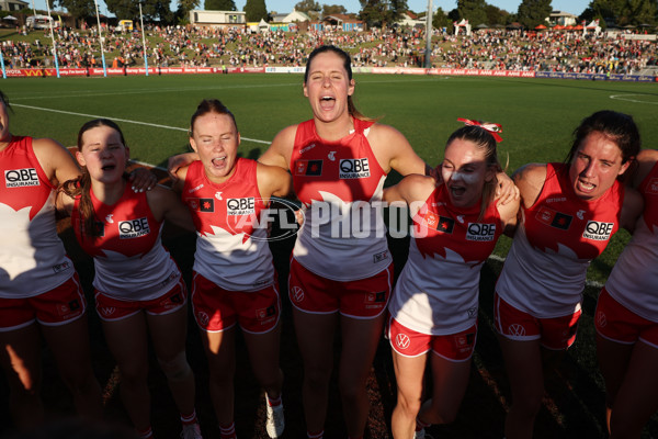 AFLW 2024 Round 04 - Sydney v GWS - A-54250345