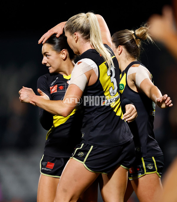 AFLW 2024 Round 05 - Richmond v Port Adelaide - A-54320382