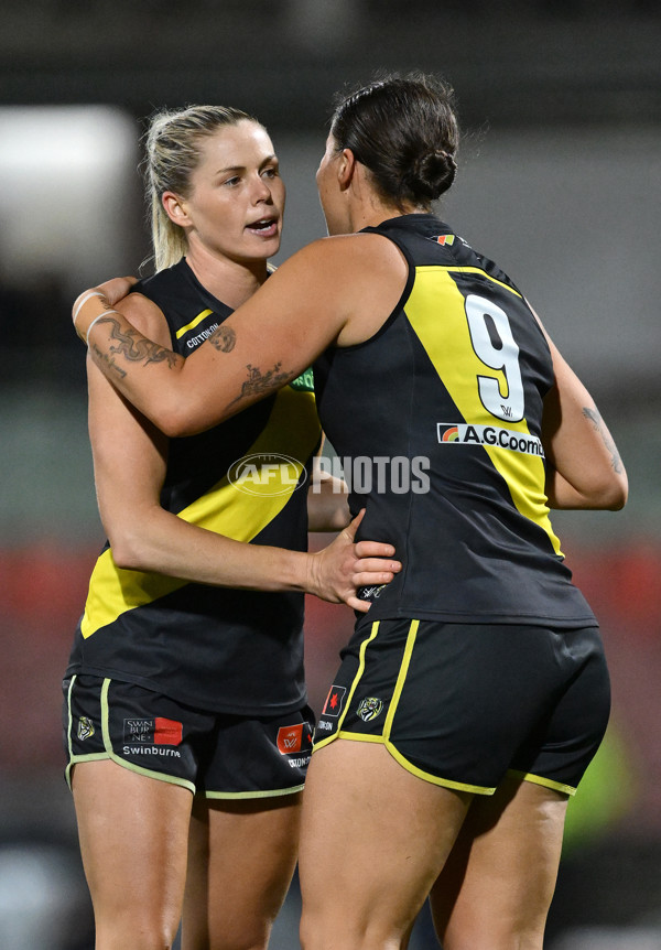 AFLW 2024 Round 05 - Richmond v Port Adelaide - A-54325317