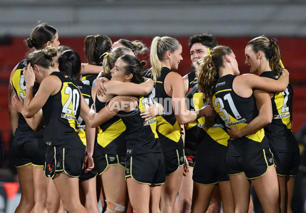 AFLW 2024 Round 05 - Richmond v Port Adelaide - A-54325883