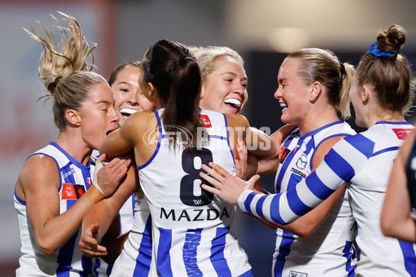 AFLW 2024 Round 05 - Carlton v North Melbourne - A-54335016