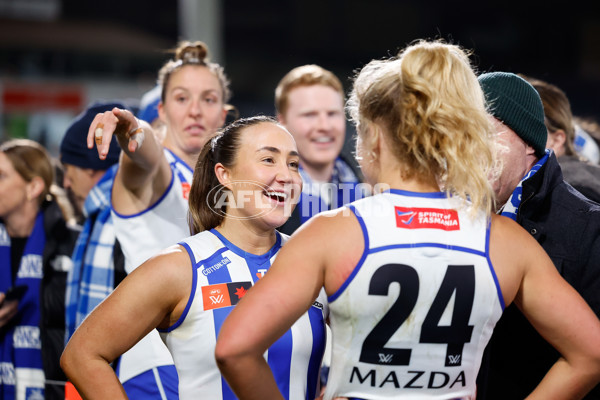 AFLW 2024 Round 05 - Carlton v North Melbourne - A-54335029