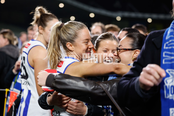 AFLW 2024 Round 05 - Carlton v North Melbourne - A-54335032