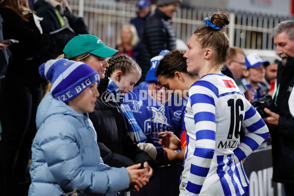 AFLW 2024 Round 05 - Carlton v North Melbourne - A-54335033