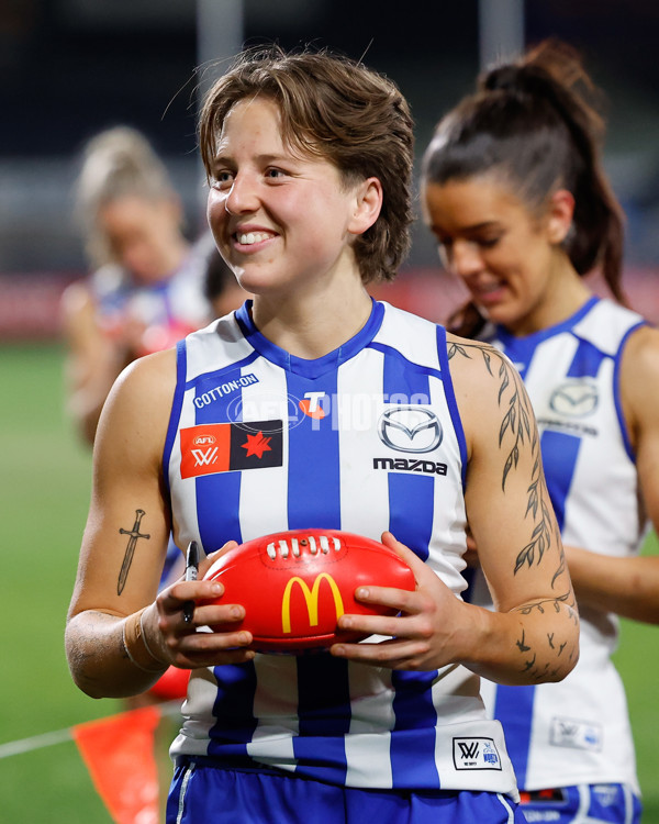 AFLW 2024 Round 05 - Carlton v North Melbourne - A-54336498