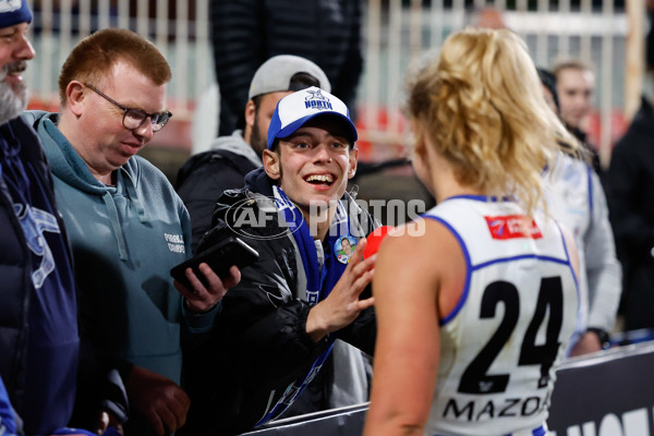 AFLW 2024 Round 05 - Carlton v North Melbourne - A-54336504