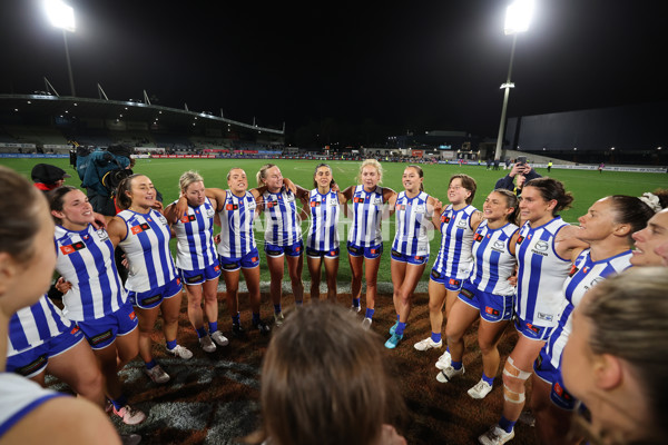 AFLW 2024 Round 05 - Carlton v North Melbourne - A-54336557