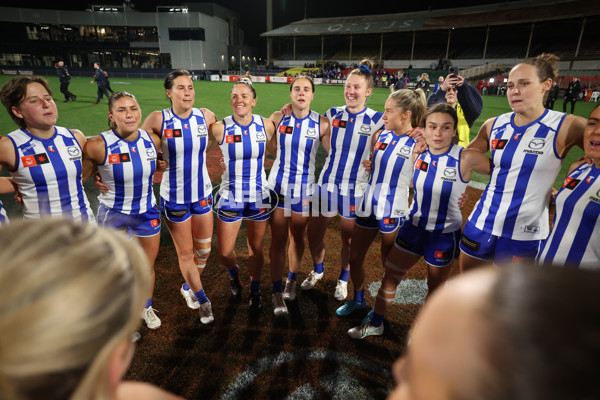 AFLW 2024 Round 05 - Carlton v North Melbourne - A-54337808