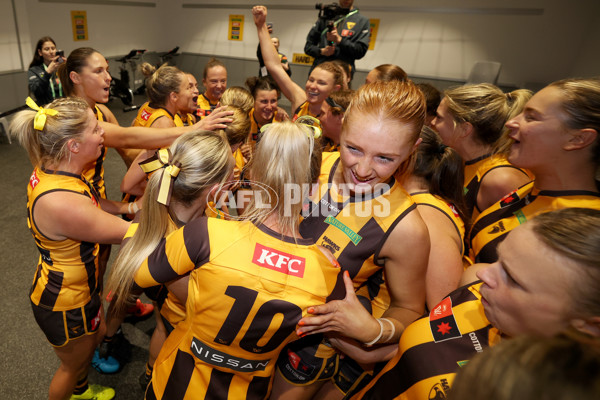 AFLW 2024 Round 05 - Geelong v Hawthorn - A-54348340