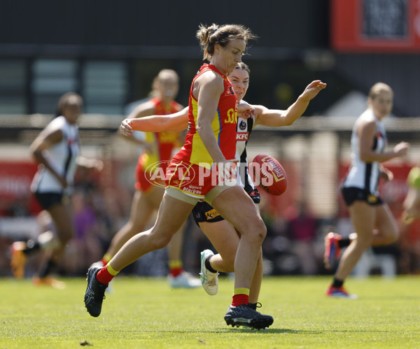 AFLW 2024 Round 05 - Collingwood v Gold Coast - A-54360266