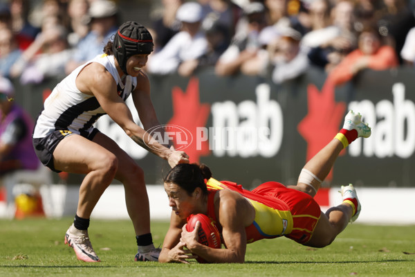 AFLW 2024 Round 05 - Collingwood v Gold Coast - A-54363157