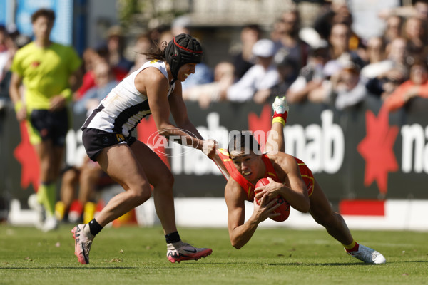 AFLW 2024 Round 05 - Collingwood v Gold Coast - A-54363158