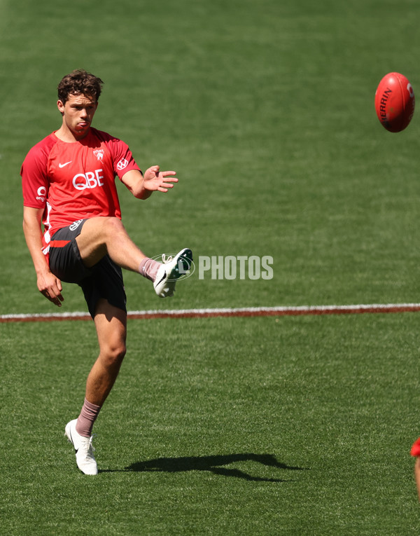 AFL 2024 Training - Sydney 270924 - A-54363707