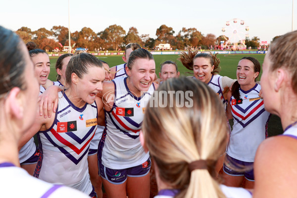 AFLW 2024 Round 05 - St Kilda v Fremantle - A-54369435