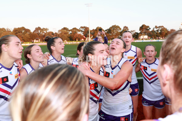 AFLW 2024 Round 05 - St Kilda v Fremantle - A-54369437