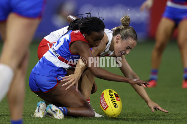 AFLW 2024 Round 05 - Western Bulldogs v Sydney - A-54370207