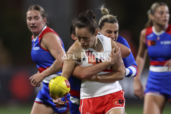 AFLW 2024 Round 05 - Western Bulldogs v Sydney - A-54372586