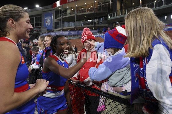 AFLW 2024 Round 05 - Western Bulldogs v Sydney - A-54372642