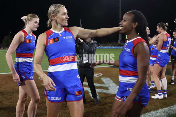 AFLW 2024 Round 05 - Western Bulldogs v Sydney - A-54373496