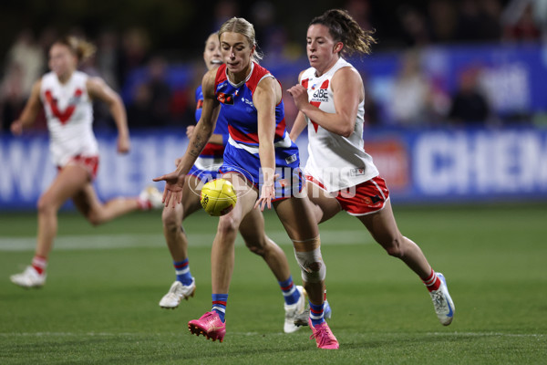 AFLW 2024 Round 05 - Western Bulldogs v Sydney - A-54373523