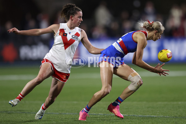 AFLW 2024 Round 05 - Western Bulldogs v Sydney - A-54373524