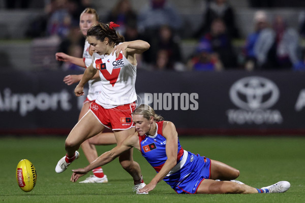 AFLW 2024 Round 05 - Western Bulldogs v Sydney - A-54373544