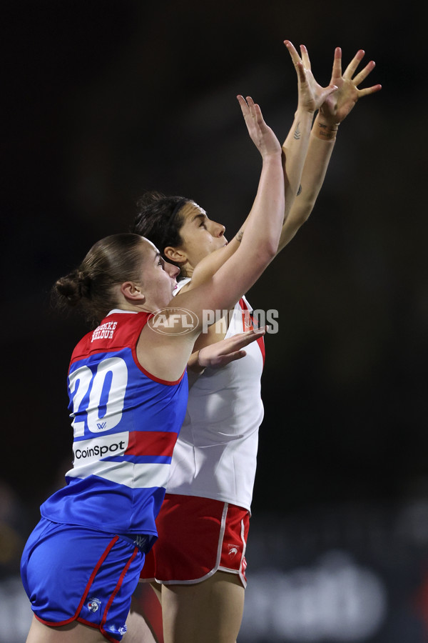 AFLW 2024 Round 05 - Western Bulldogs v Sydney - A-54373549