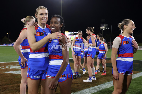 AFLW 2024 Round 05 - Western Bulldogs v Sydney - A-54375073