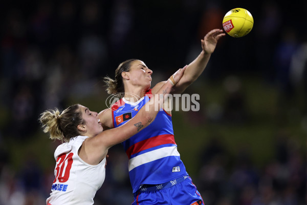 AFLW 2024 Round 05 - Western Bulldogs v Sydney - A-54375166