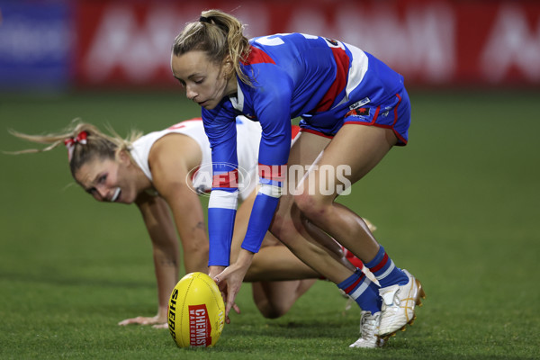 AFLW 2024 Round 05 - Western Bulldogs v Sydney - A-54376815