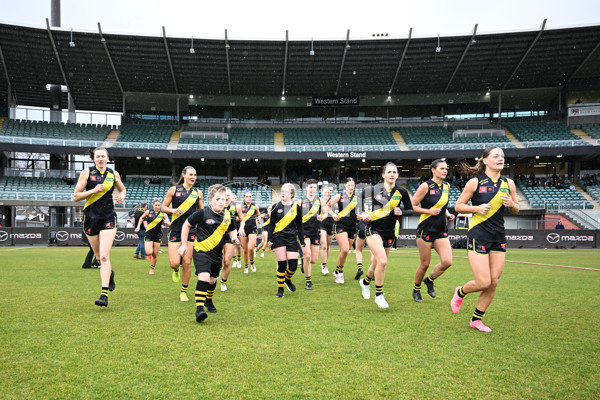 AFLW 2024 Round 05 - North Melbourne v Richmond - A-54475376