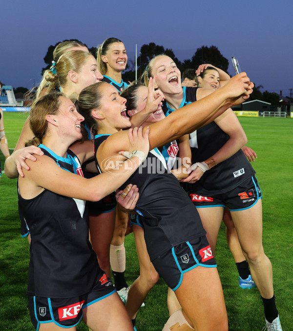 AFLW 2024 Round 05 - Port Adelaide v Carlton - A-54475445