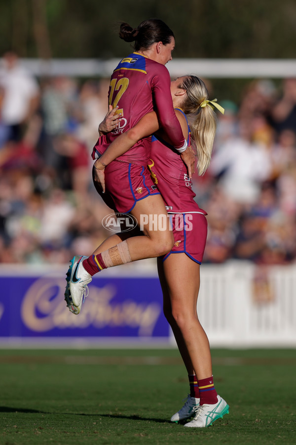 AFLW 2024 Round 05 - Brisbane v Adelaide - A-54475485