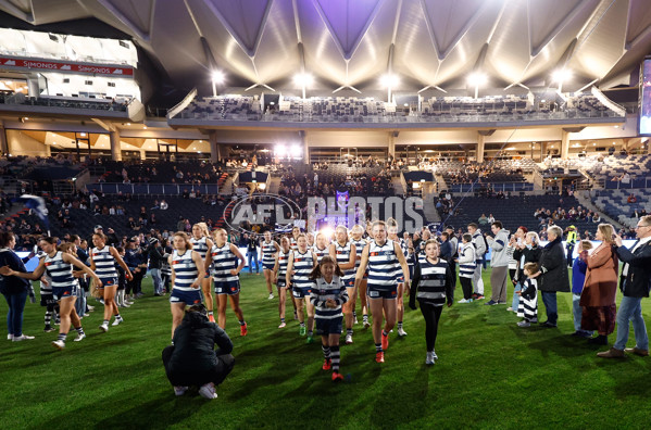 AFLW 2024 Round 06 - Geelong v Fremantle - A-54491334