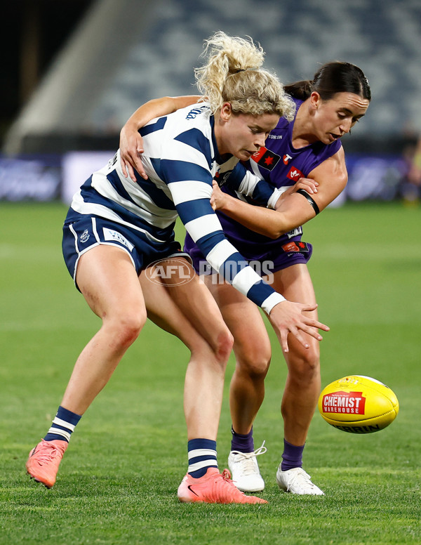 AFLW 2024 Round 06 - Geelong v Fremantle - A-54491345
