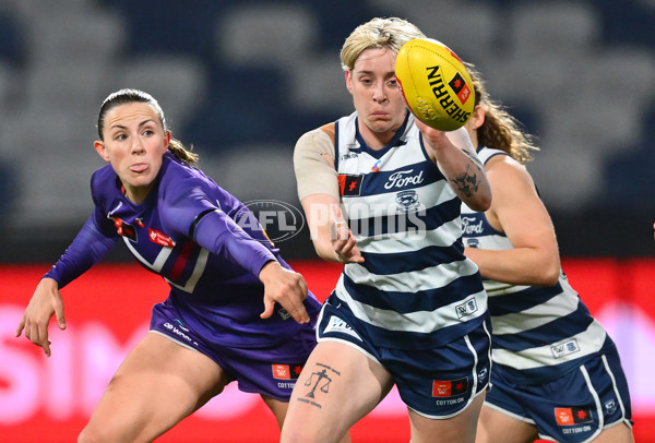 AFLW 2024 Round 06 - Geelong v Fremantle - A-54494605