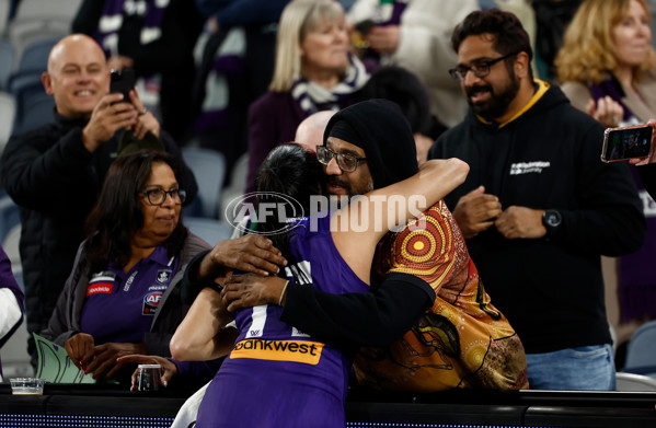 AFLW 2024 Round 06 - Geelong v Fremantle - A-54494614