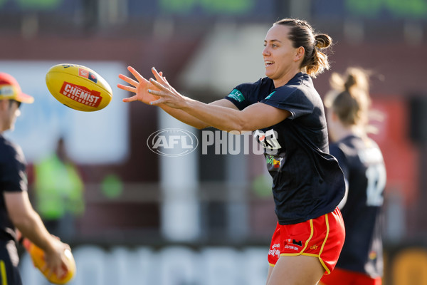 AFLW 2024 Round 06 - Hawthorn v Gold Coast - A-54560655