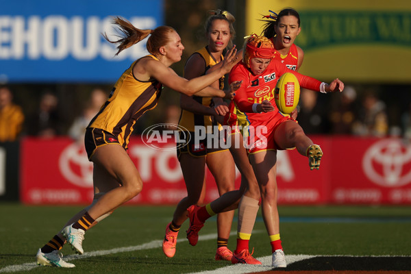 AFLW 2024 Round 06 - Hawthorn v Gold Coast - A-54576045